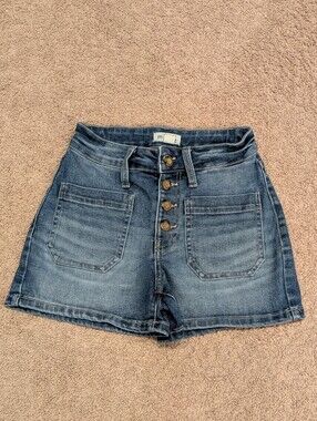 Like New Maurices Shorts